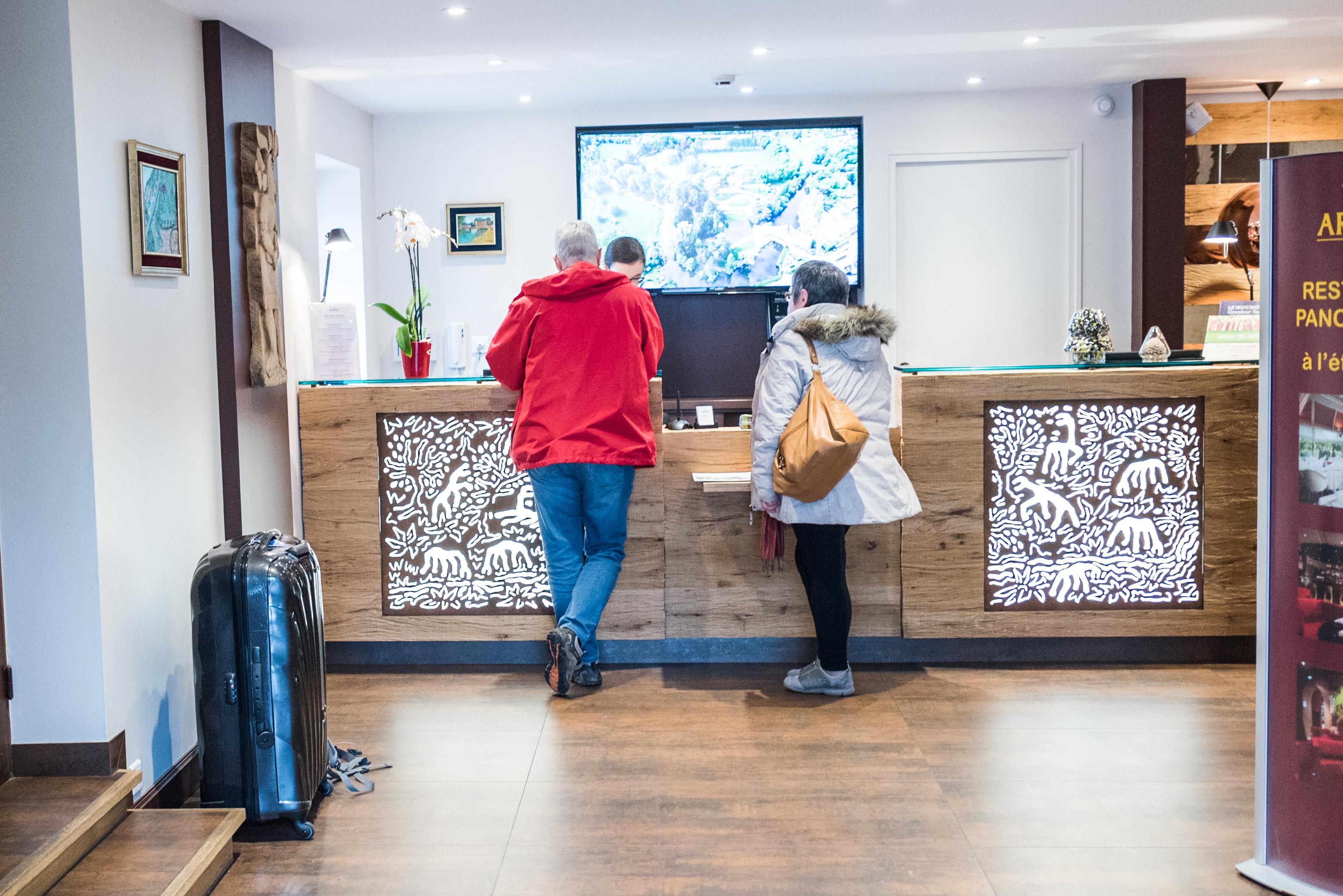 Logis Ar Milin Hotel Châteaubourg Екстериор снимка