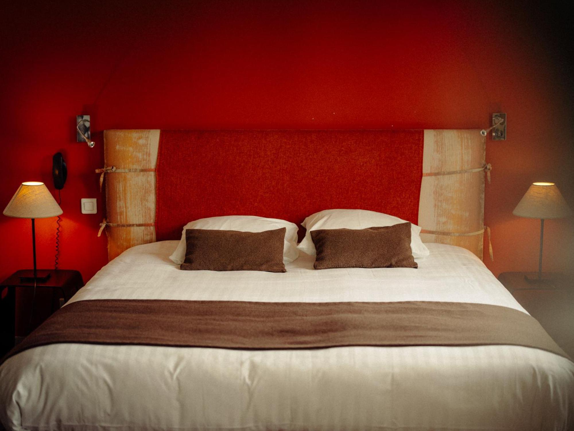 Logis Ar Milin Hotel Châteaubourg Екстериор снимка