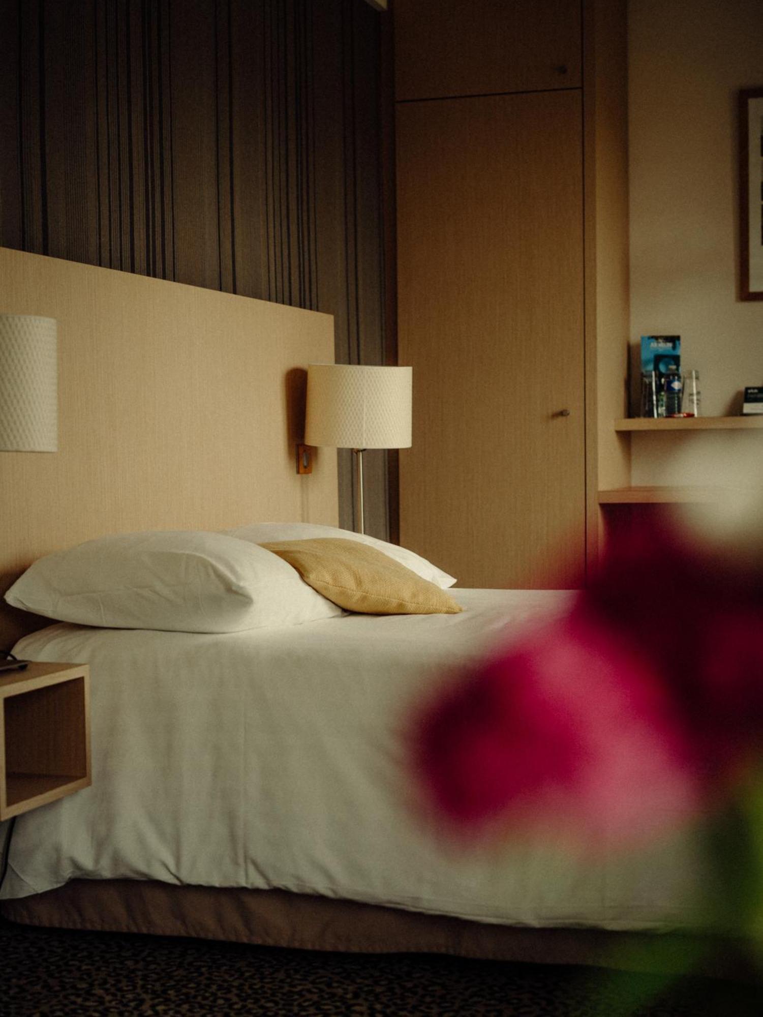 Logis Ar Milin Hotel Châteaubourg Екстериор снимка