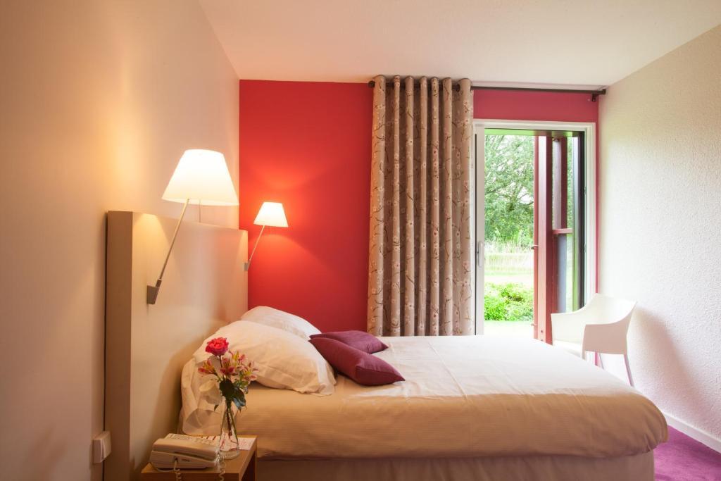 Logis Ar Milin Hotel Châteaubourg Стая снимка
