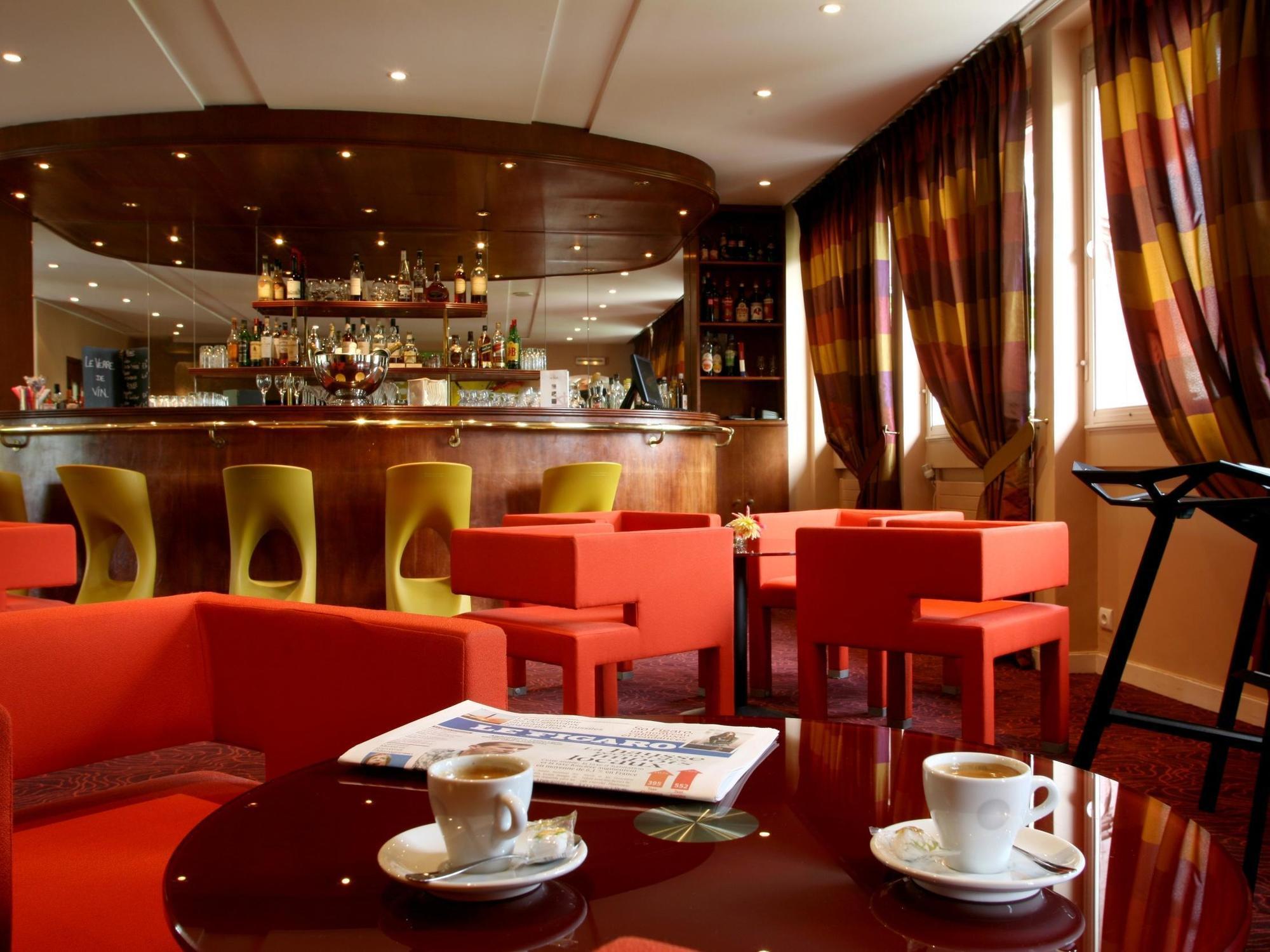 Logis Ar Milin Hotel Châteaubourg Екстериор снимка
