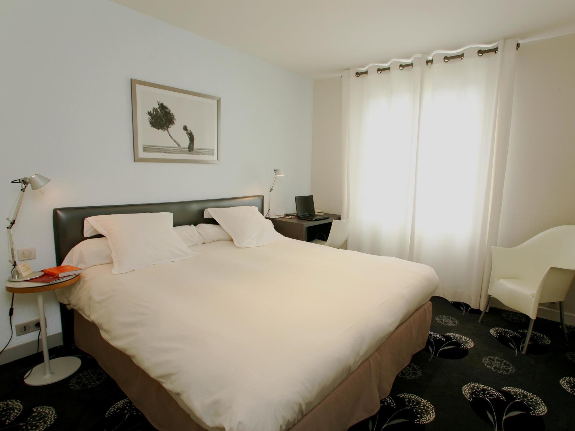 Logis Ar Milin Hotel Châteaubourg Екстериор снимка