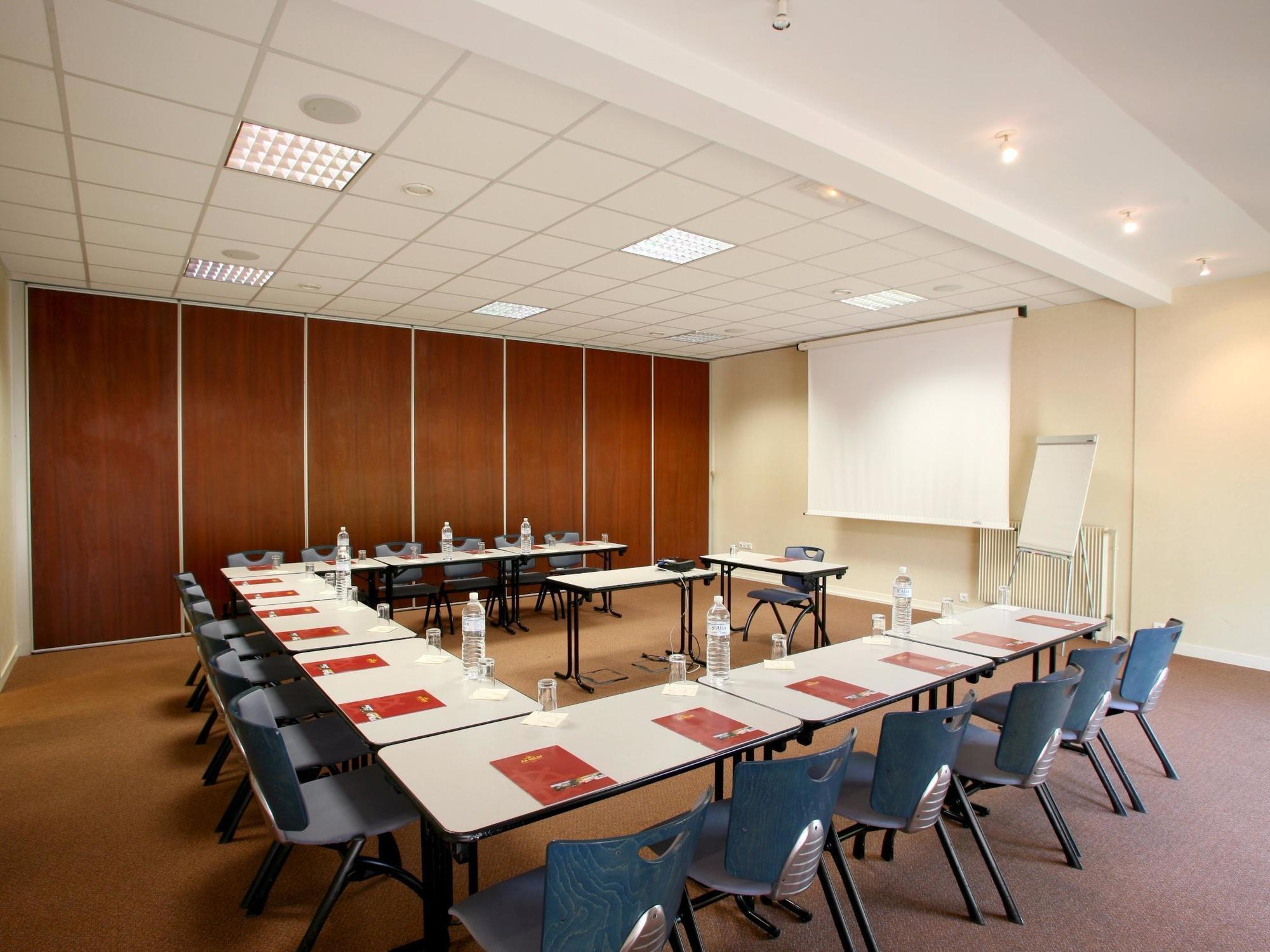 Logis Ar Milin Hotel Châteaubourg Екстериор снимка